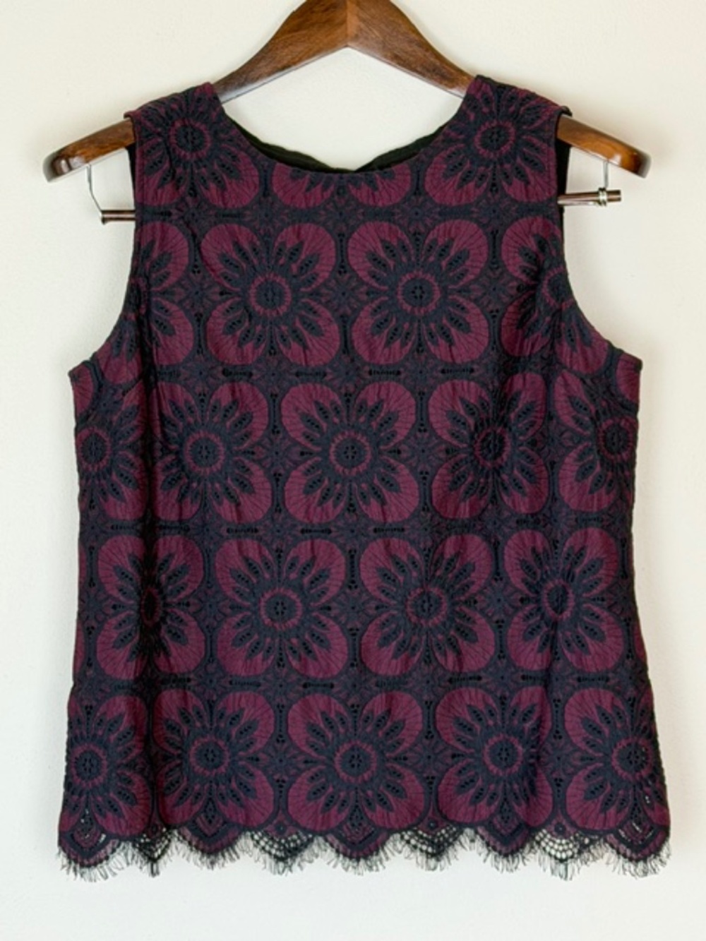 Banana Republic Black and Red Lace Sleeveless Tie Blouse Sz S Elegant Whimsigoth